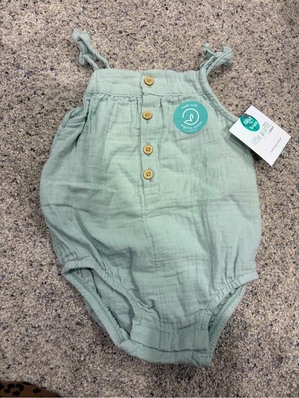 New with tags- Baby Romper with Wooden Buttons